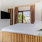 Monje Alacati B&B *