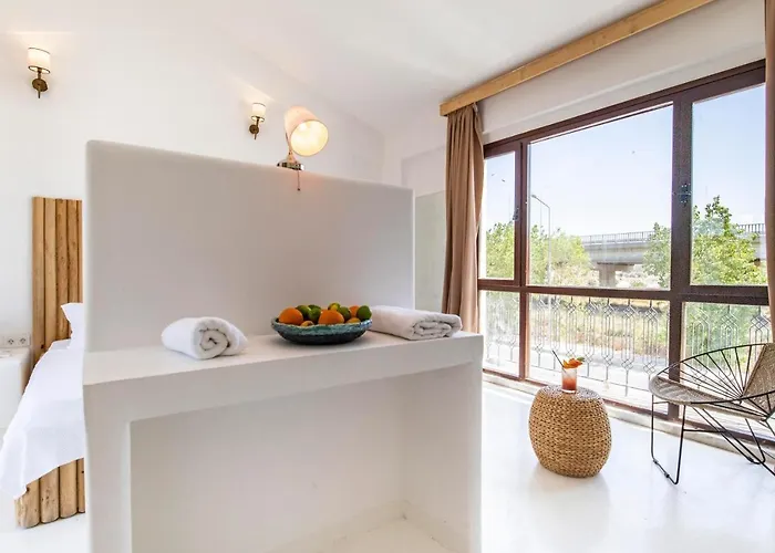 住宿加早餐酒店 Monje Alacati